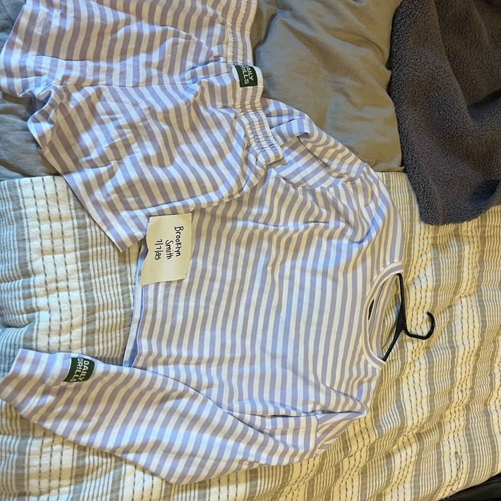 Daily drills wink striped set